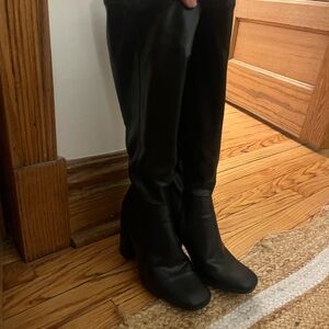 Elegant Black Women's Boots
